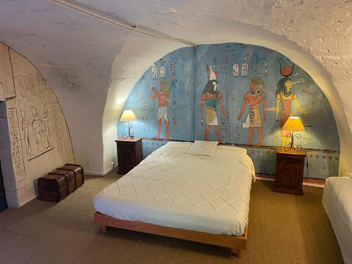 Gites Au Chateau Des Estubiers Les Granges-Gontardes Eksteriør billede